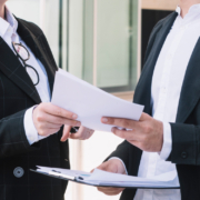 La lettera di intenti (LOI – Letter of Intent) è un documento utilizzato nelle trattative commerciali per formalizzare le intenzioni delle parti prima della conclusione di un contratto definitivo.